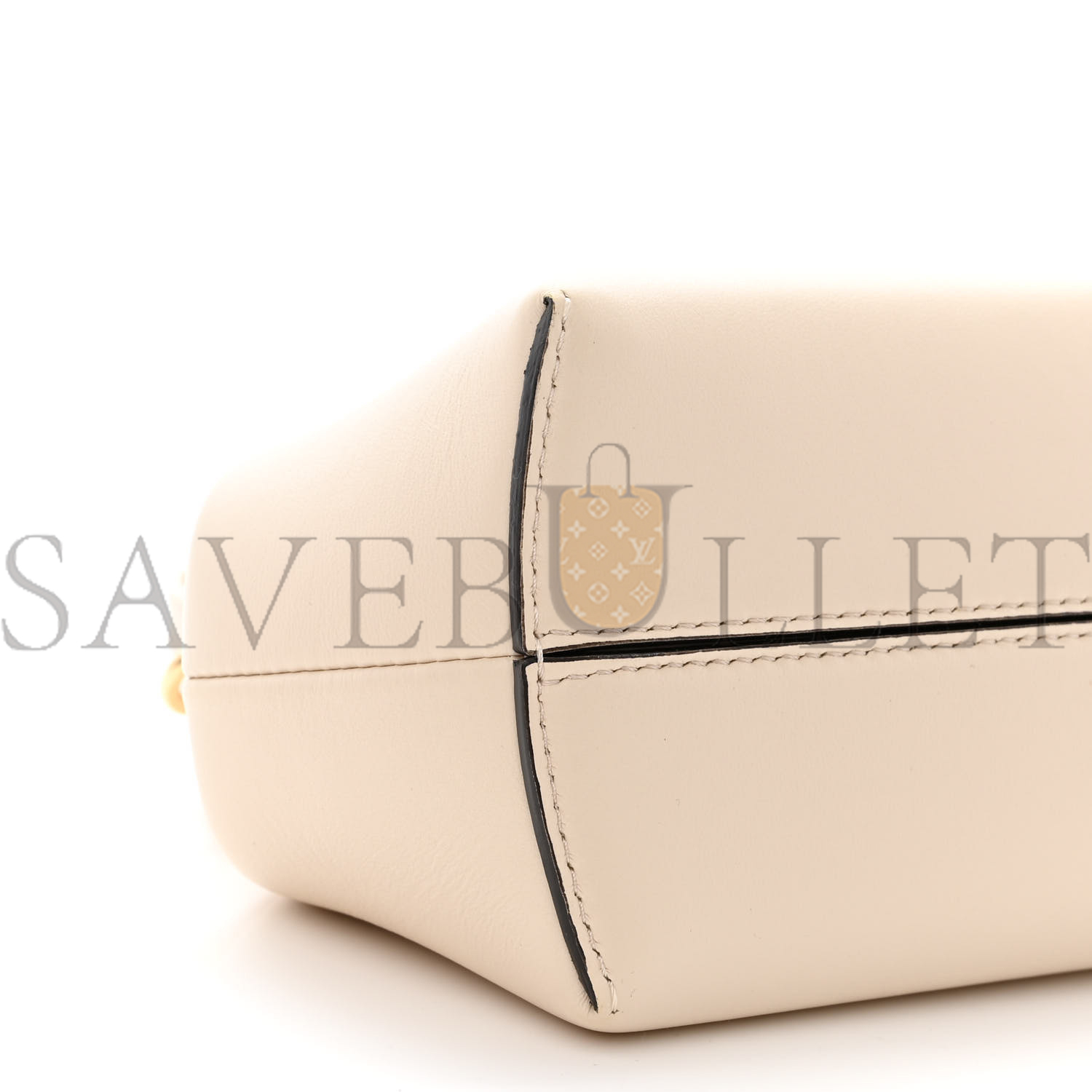 FENDI SHINY NAPPA SMALL FENDI FIRST NUVOLA (26*18*9.5cm)